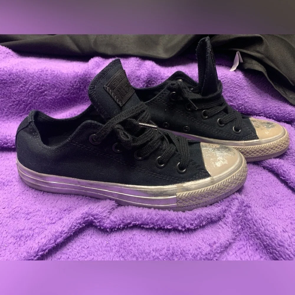 Converse Black & Metallic, Men’s size 4, like new, Preloved - Picture 1 of 3
